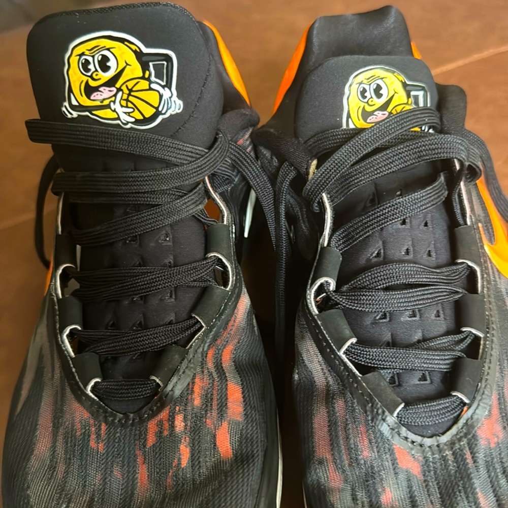 Hardly worn, like new. Nike Air Zoom GT Cut 2.